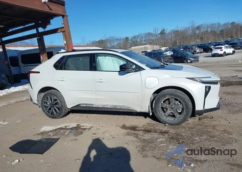 2026 Toyota Bz Xle z USA, uszkodzony, nr VIN JTMBDAFB3TJ013853